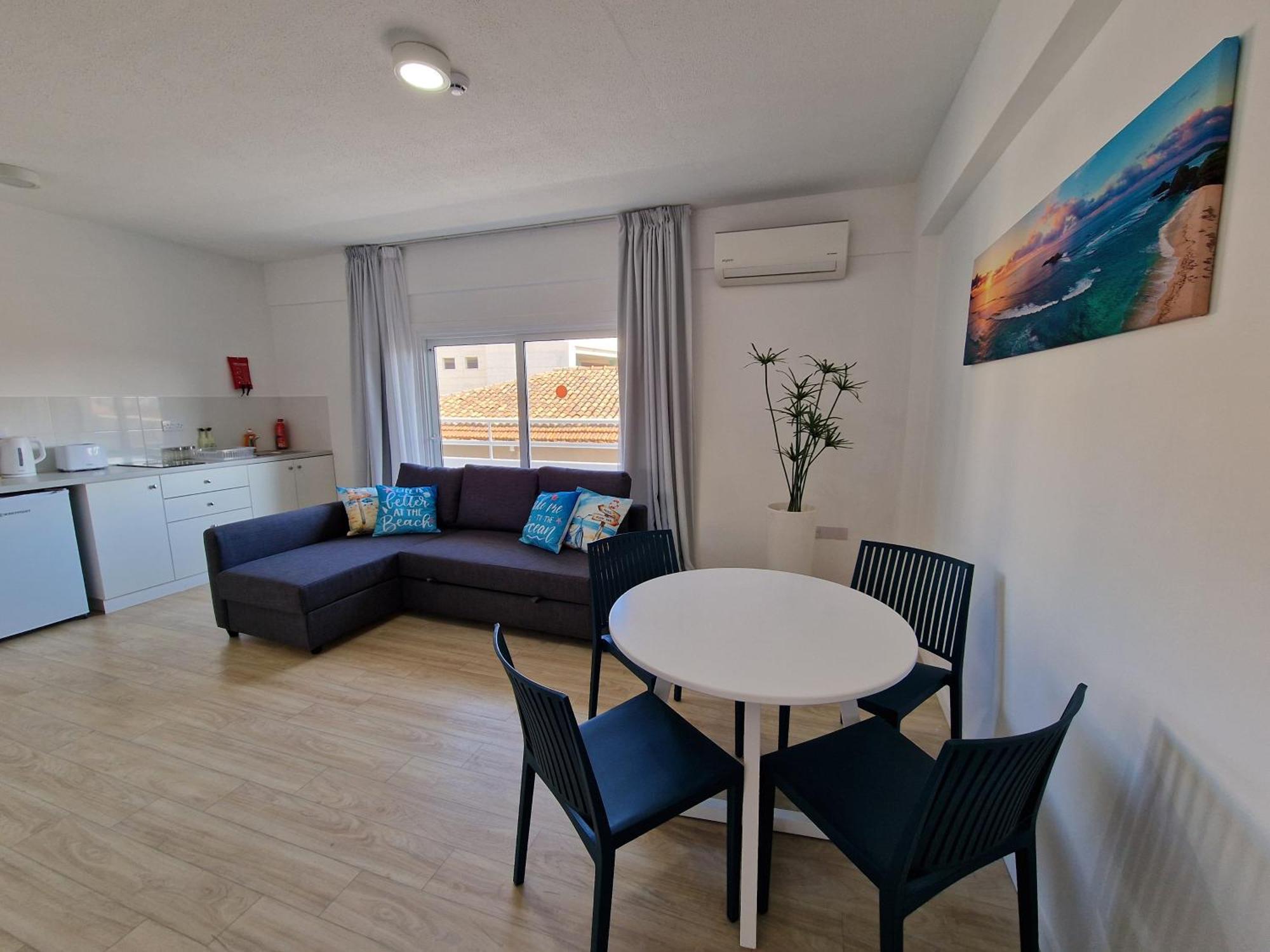 Kitieos Central Apts 100M From Finikoudes Beach Larnaka Exterior foto