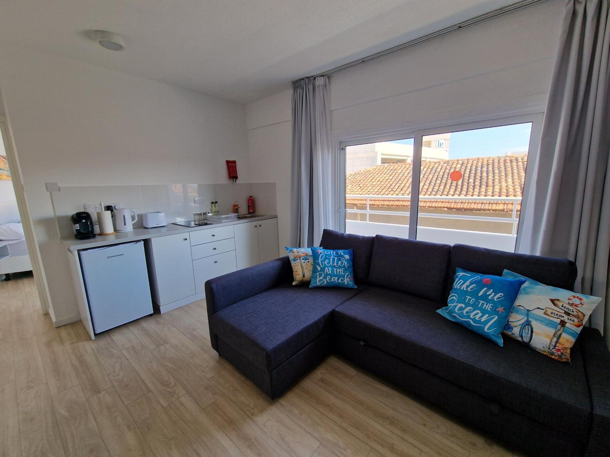 Kitieos Central Apts 100M From Finikoudes Beach Larnaka Exterior foto